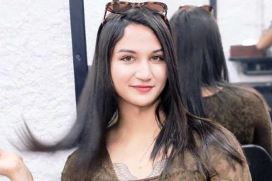 Cricketer Sanjay Bangar's Daughter makes Sensational Comments