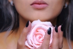 home remidies for pink lips, how to get pink lips naturally in a week, 10 effective home remedies to make your lips pink naturally, Pomegranate seeds