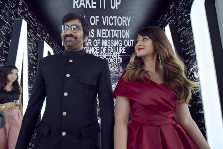 /media/k2/galleries/68623/Amar-Akbar-Anthony-07