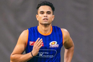 How much Does Arjun Tendulkar Earn?