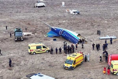 Why did an Azerbaijan Airline plane crash in Kazakhstan?