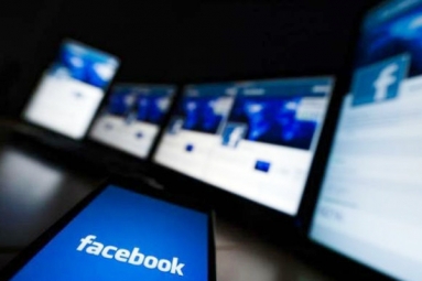 Fake News fight Heated Up, Facebook in crosshairs Fake News fight Heated Up, Facebook in crosshairs