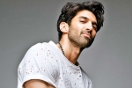 Aditya Roy Kapoor marriage, Aditya Roy Kapoor girlfriend, aditya roy kapoor is all set to marry this indian american model, Mahesh bhatt