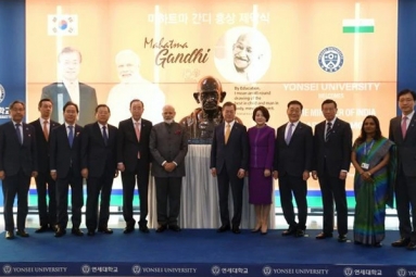 Thoughts and Ideals of Gandhi Have Power to Overcome Menace of Terrorism & Climate Change: PM Modi