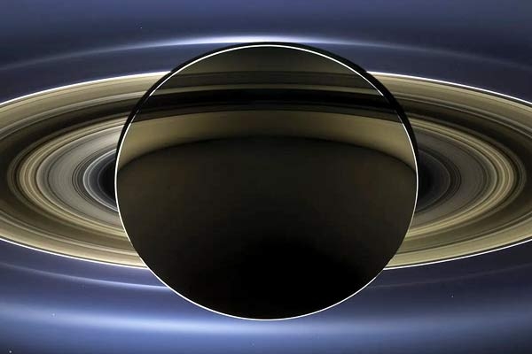 NASA spots breathtaking image of Saturn's Iconic Rings