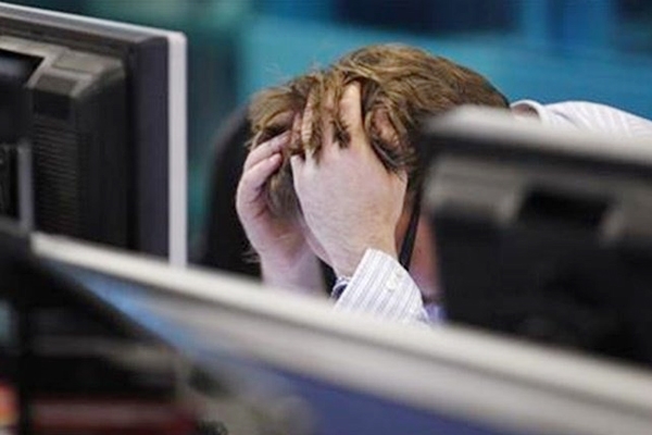 UK announces crackdown on immigration, move to hit Indians!